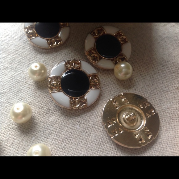 Chanel Buttons - Picture 2 of 3